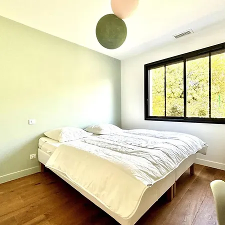 Prázdninový dům Neuve Climatisee Avec Piscine Chauffee