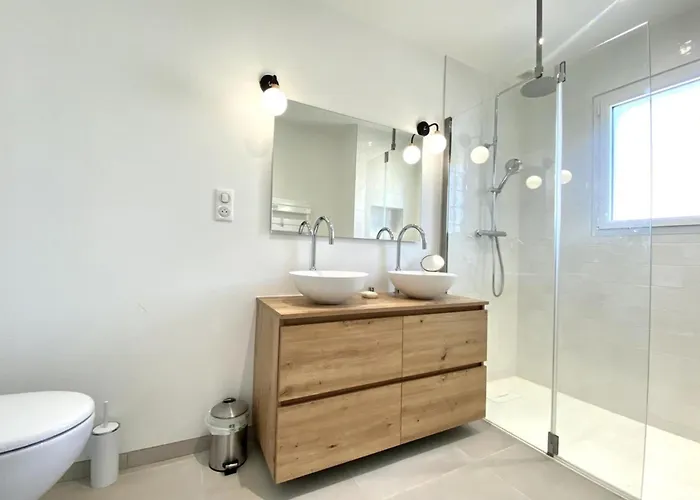 Neuve Climatisee Avec Piscine Chauffee
