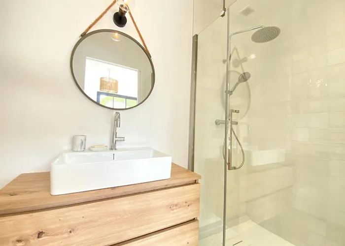 Neuve Climatisee Avec Piscine Chauffee *
